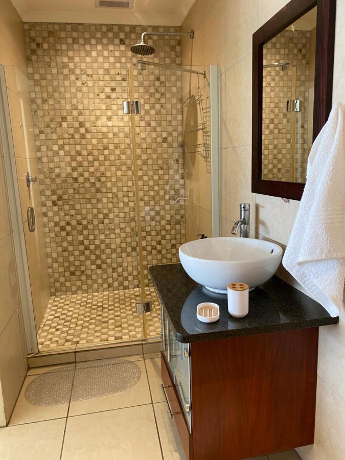 Luxury Nautica Suite 003 모젤베이 외부 사진